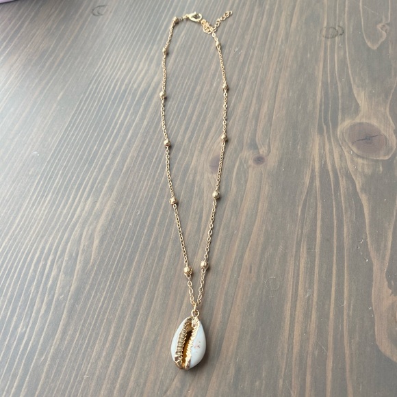 gold plated shell necklace